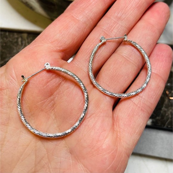Artisan Sterling Silver Diamond Cut Hoop Earrings Snap Closures - Picture 3 of 4